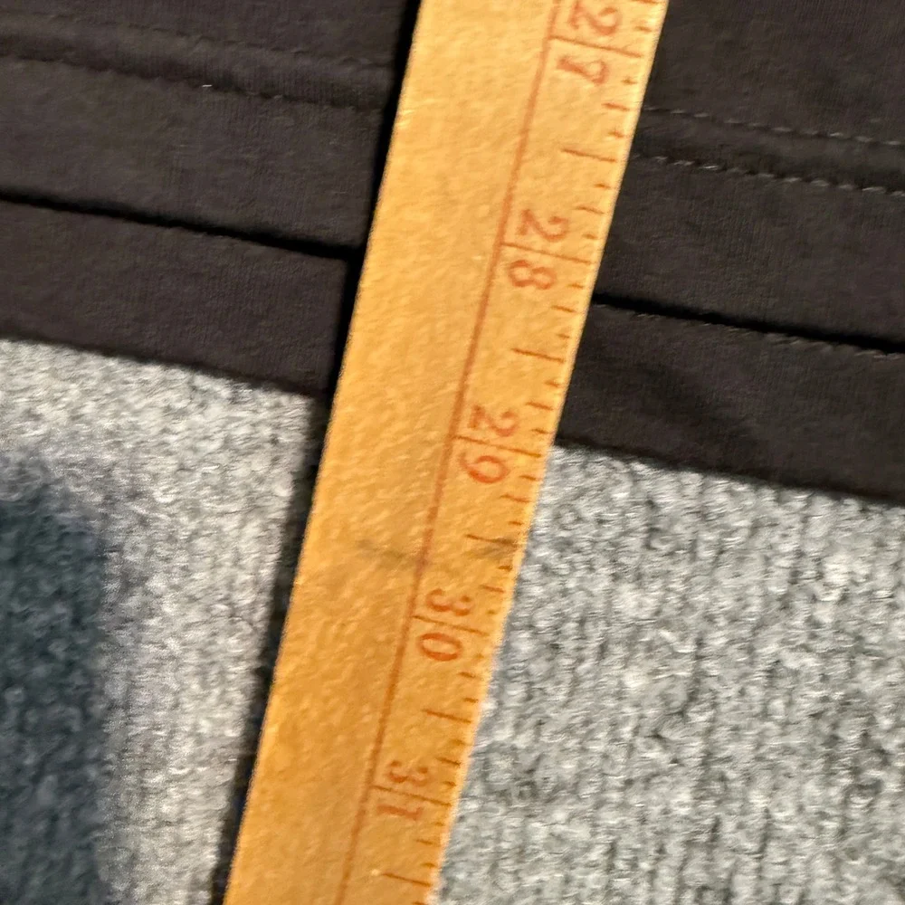 Famous Stars Straps Family Guy Familia RARE 2014 T-Shirt Black Mens Size Medium